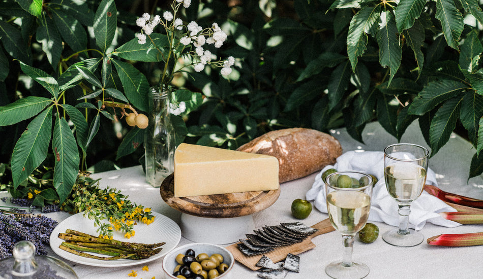 Cheese and drinks pairings - venturing beyond the classics
