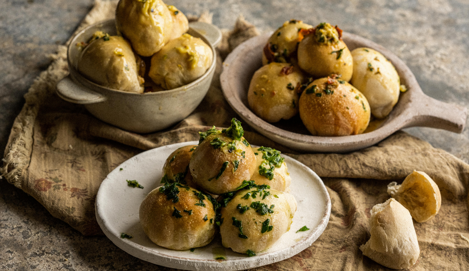 DOUGH BALLS WITH FLAVOURED BUTTER