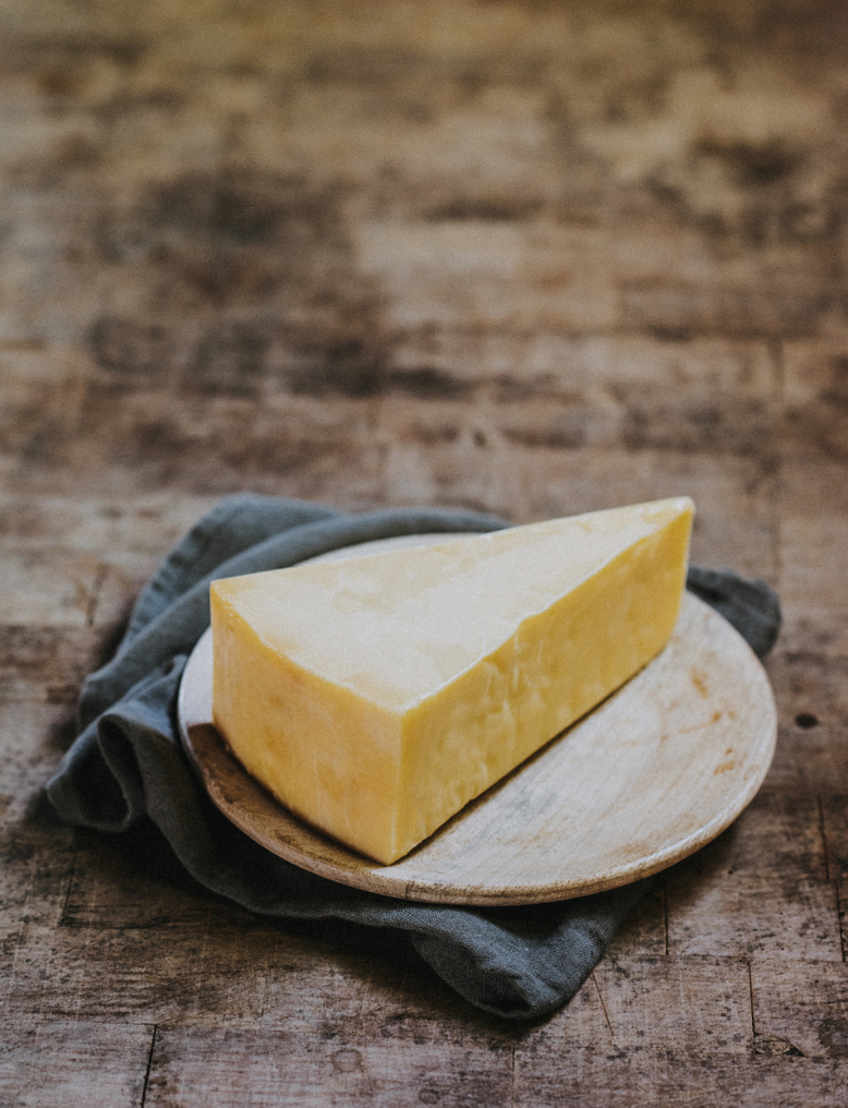 Quicke's Buttery Clothbound Cheddar 500g