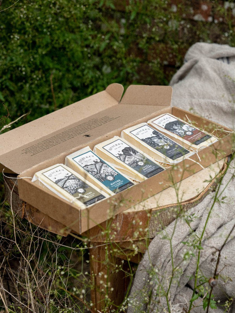 Cheddar Box Maker Cheddar Tasting Box | Cheese Boards Gifts & Hampers | Quicke's