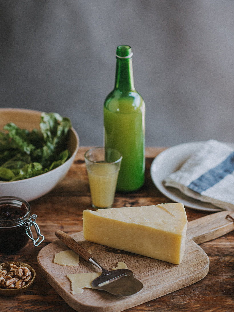 Quickes' Buttery Clothbound Cheddar