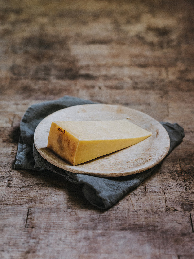 Quicke's Extra Mature Clothbound Cheddar 200g